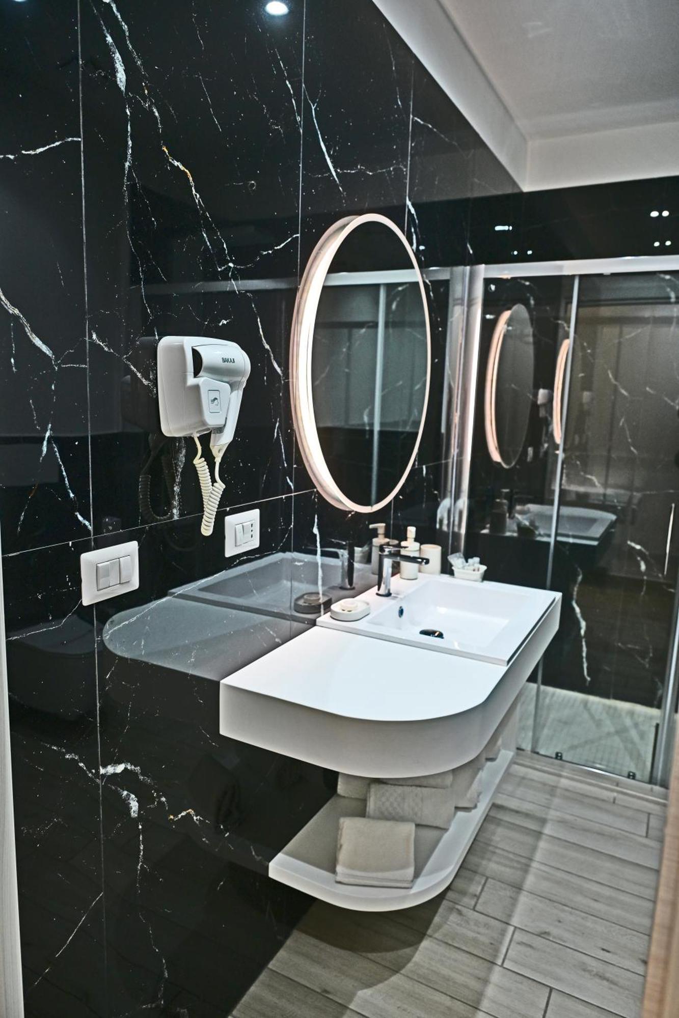 Quadruple Room Private Bathroom
