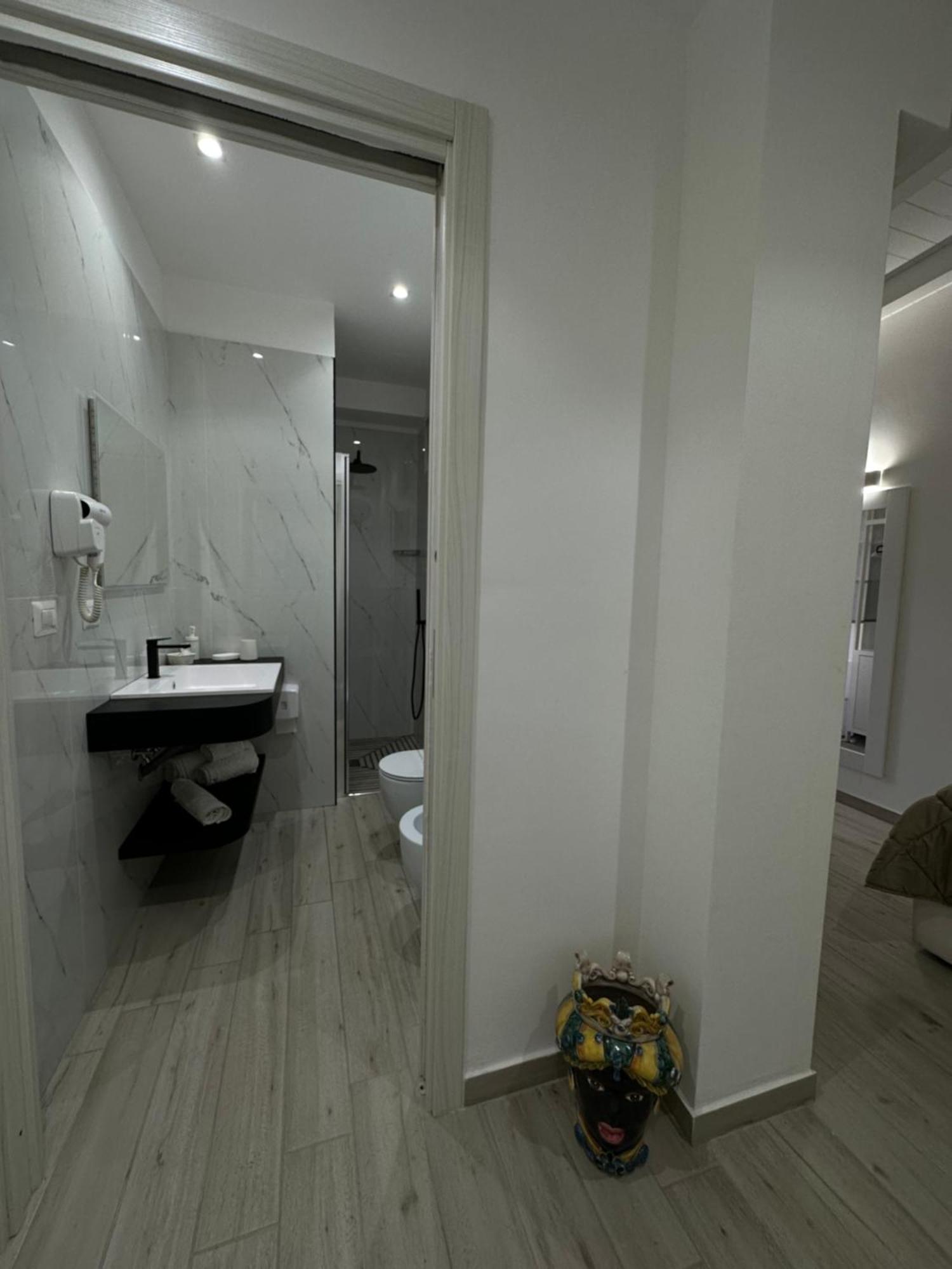 Single Room Private Bathroom
