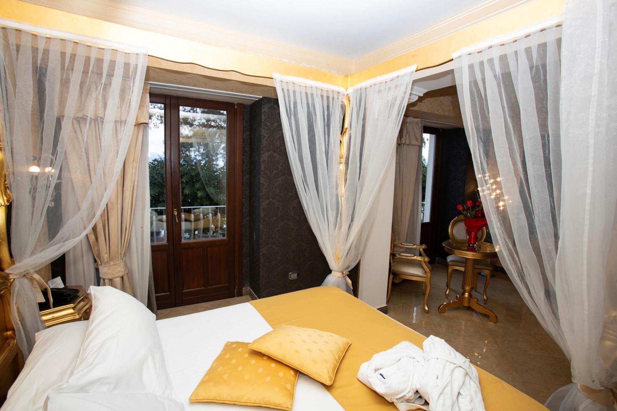 Deluxe Suite Sea View