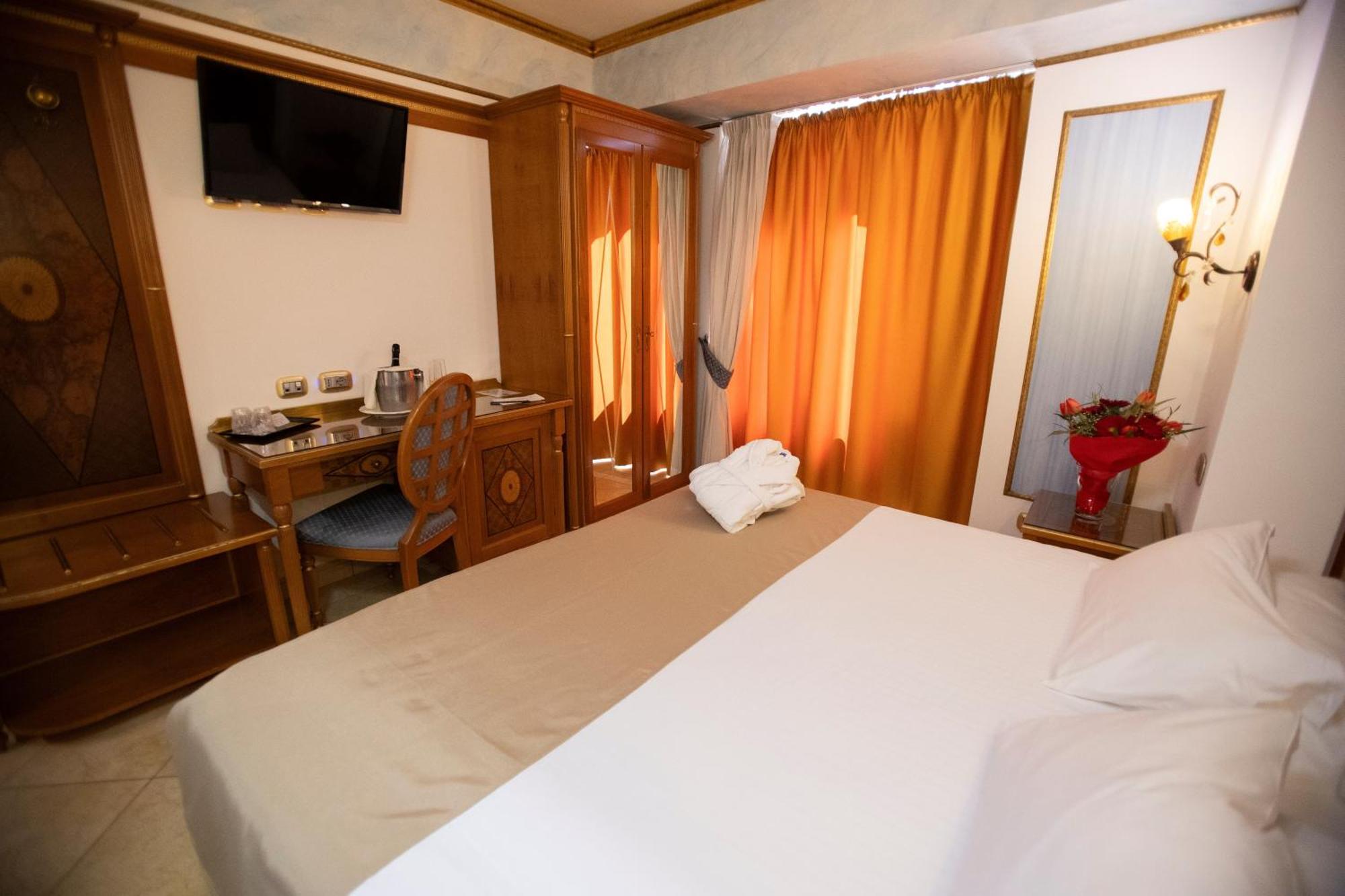 Deluxe Double Room Balcony Sea View