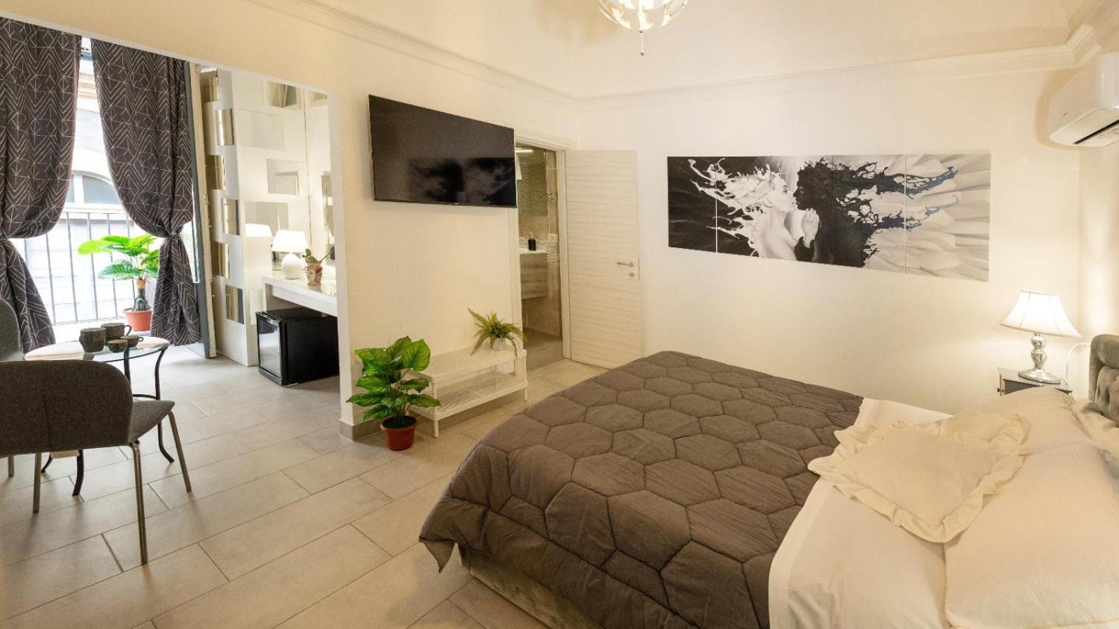 Deluxe Queen Room