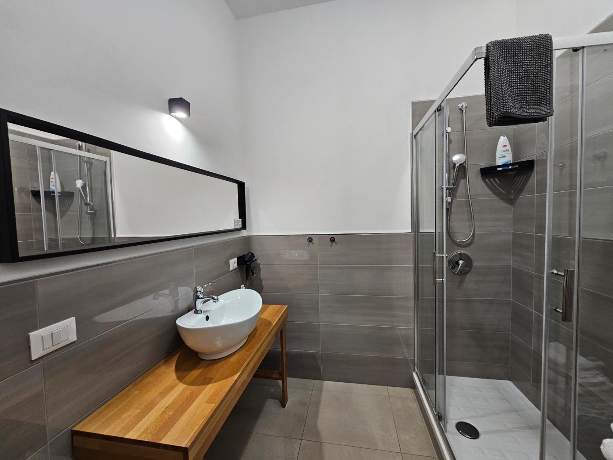 Camera Matrimoniale con Bagno Privato