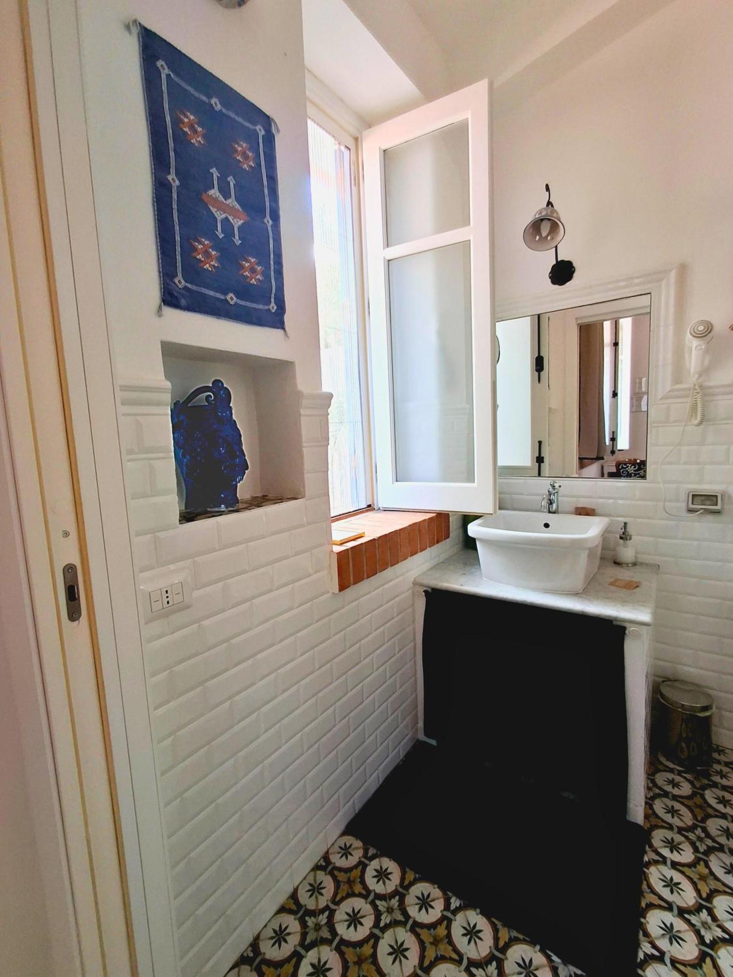 Double Room Private Bathroom