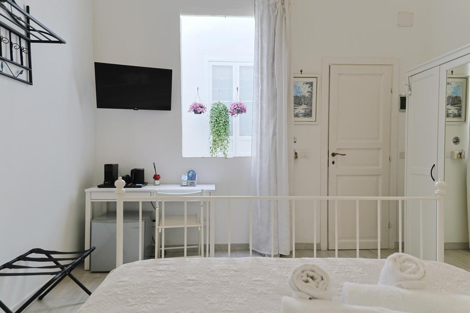 Standard Double Room Internal Window
