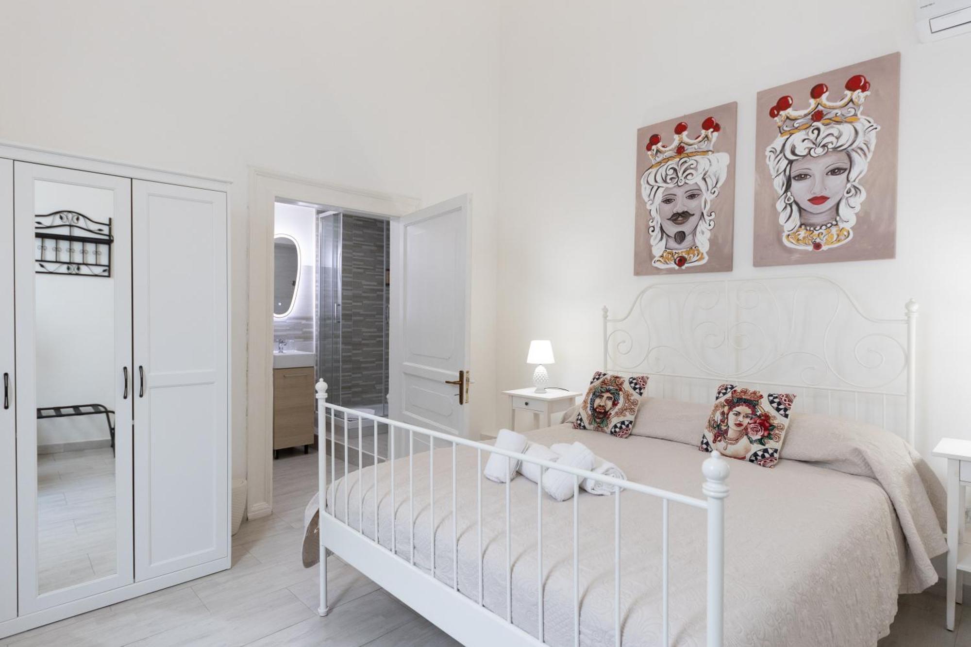 Standard Double Room Internal Window