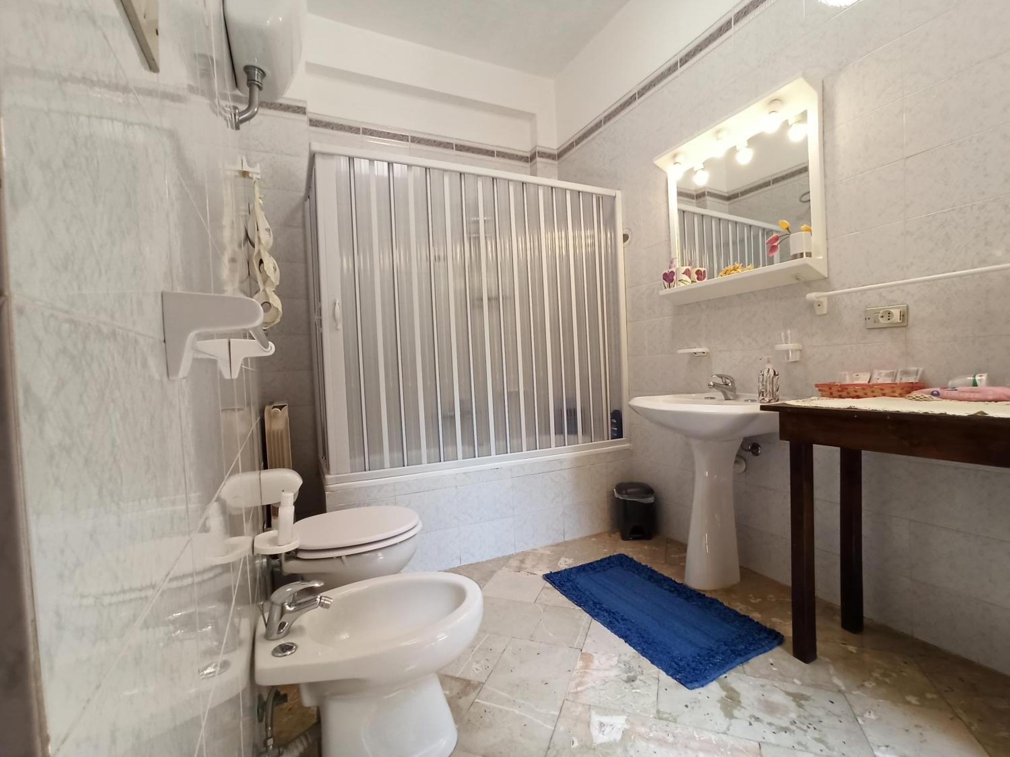 Double Room Private Bathroom