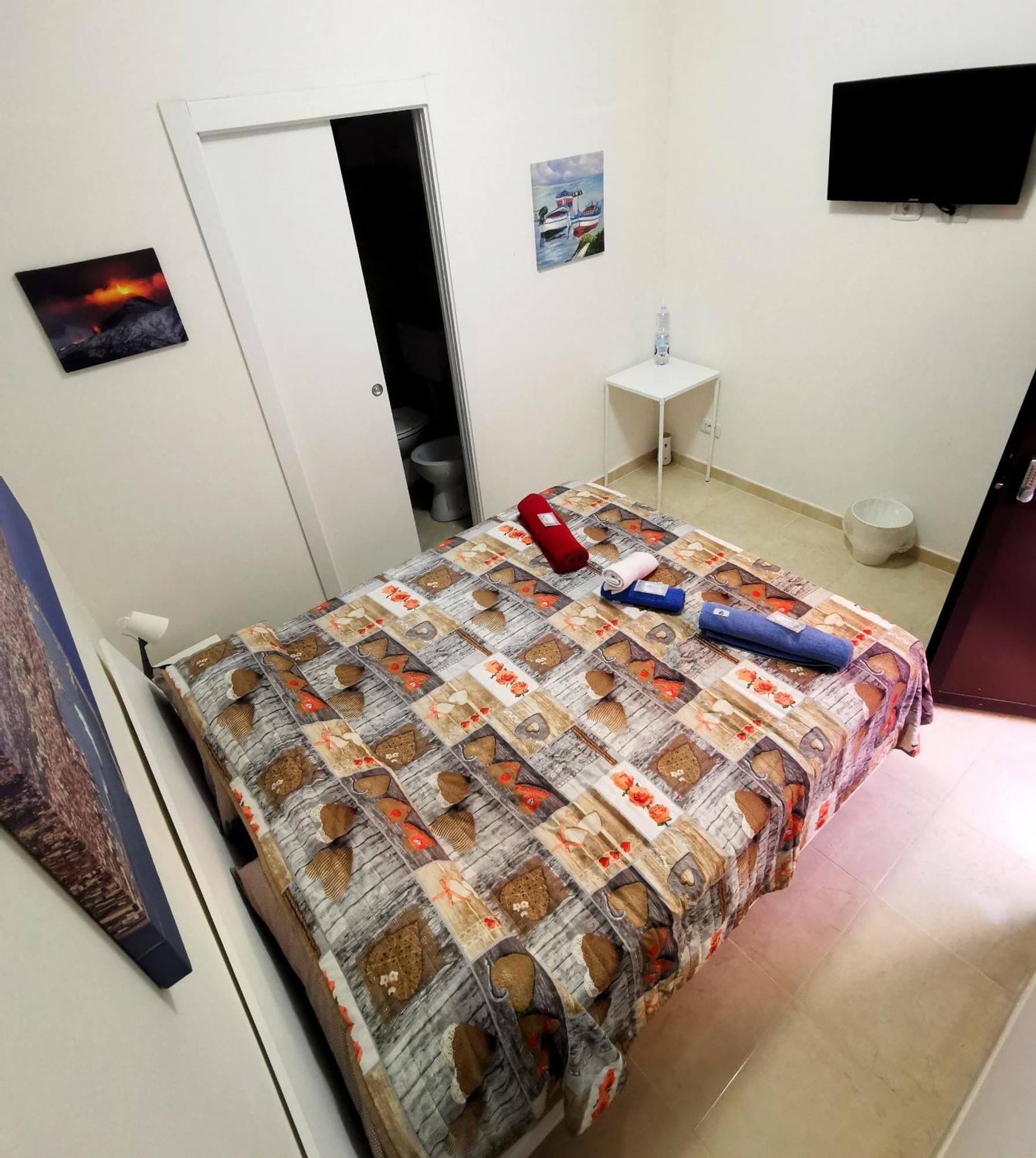 Double Room Private Bathroom