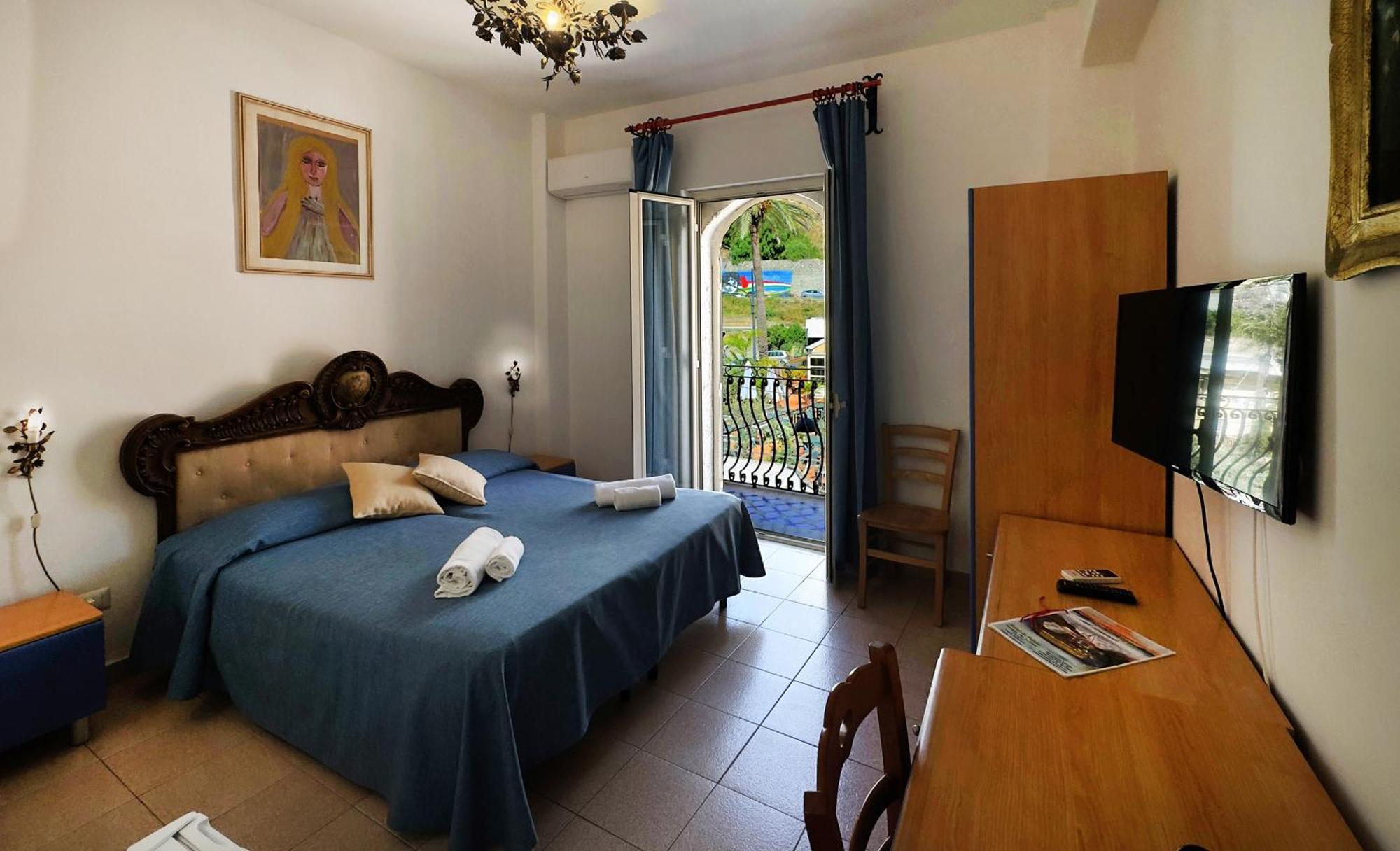 Standard Double or Twin Room Balcony