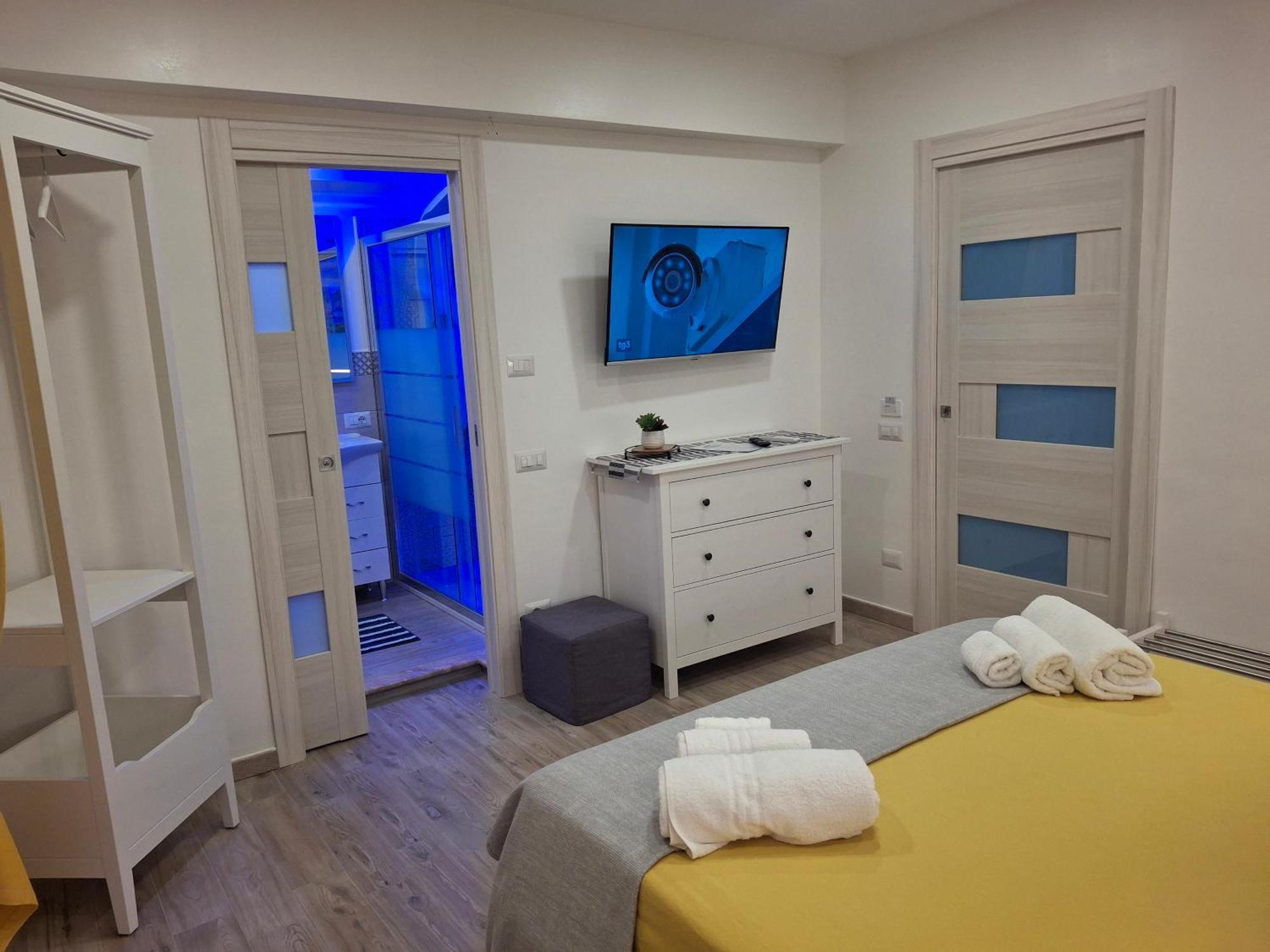 Double Room Private Bathroom