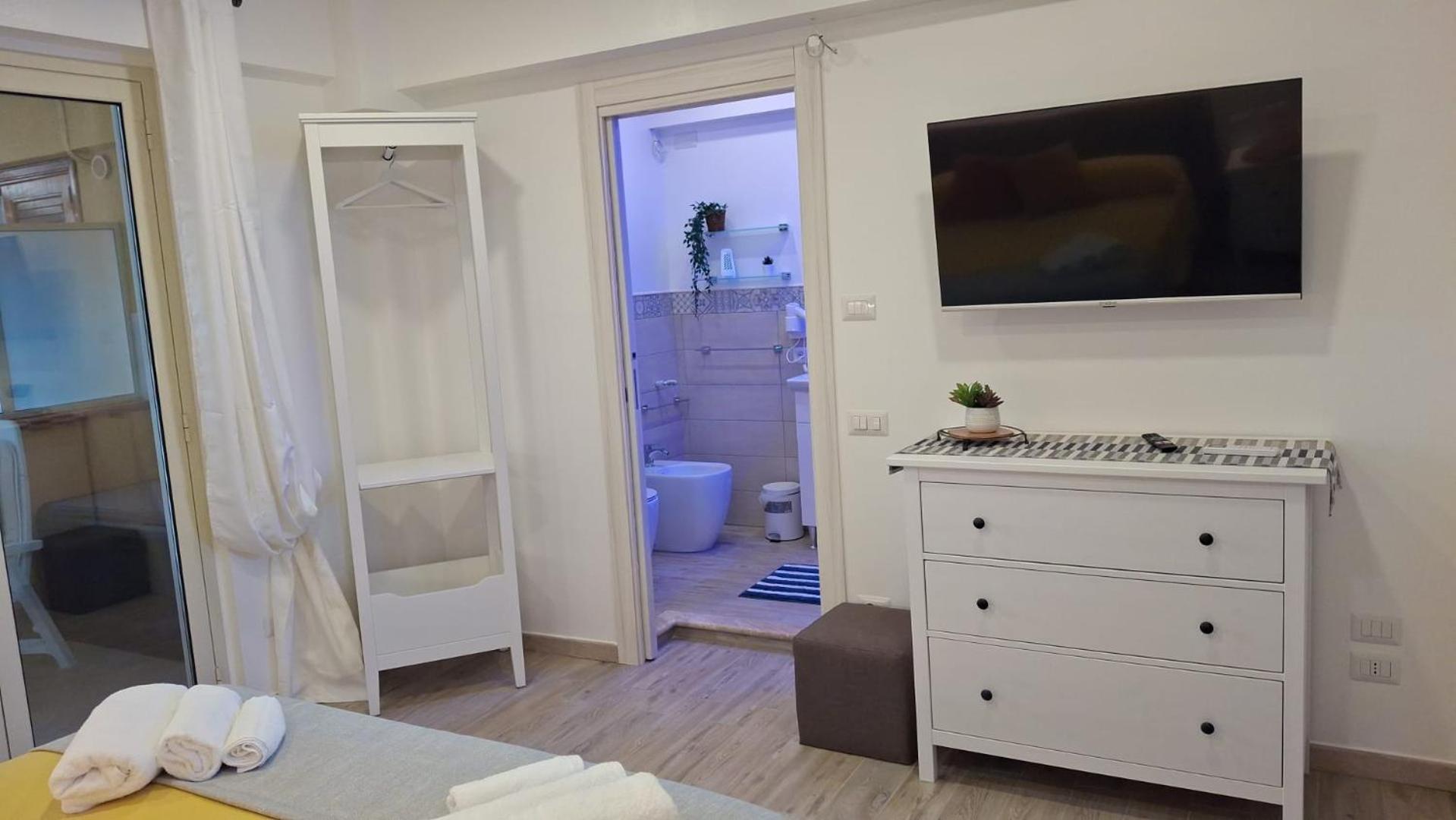 Double Room Private Bathroom