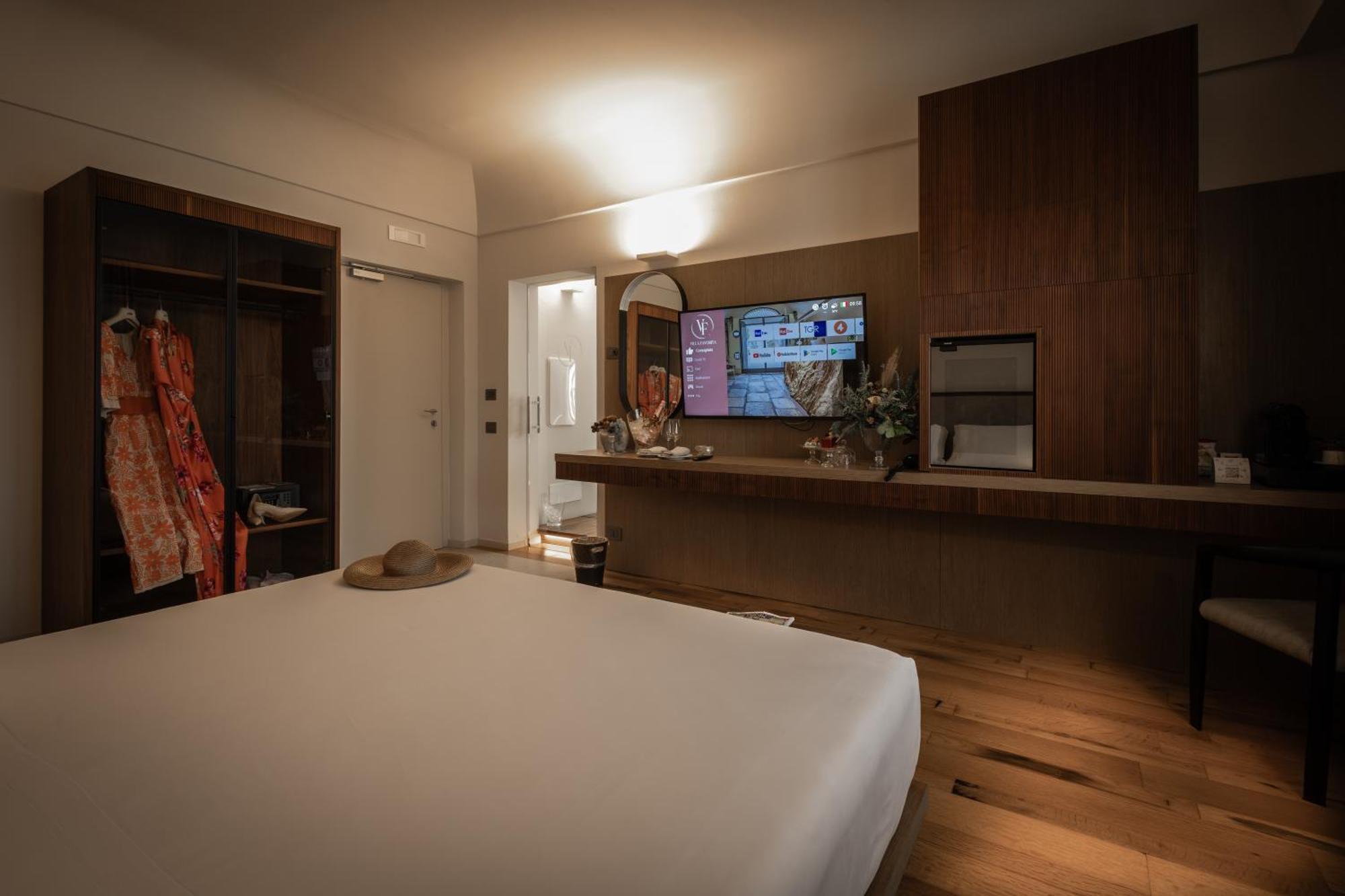 Deluxe Suite Jacuzzi