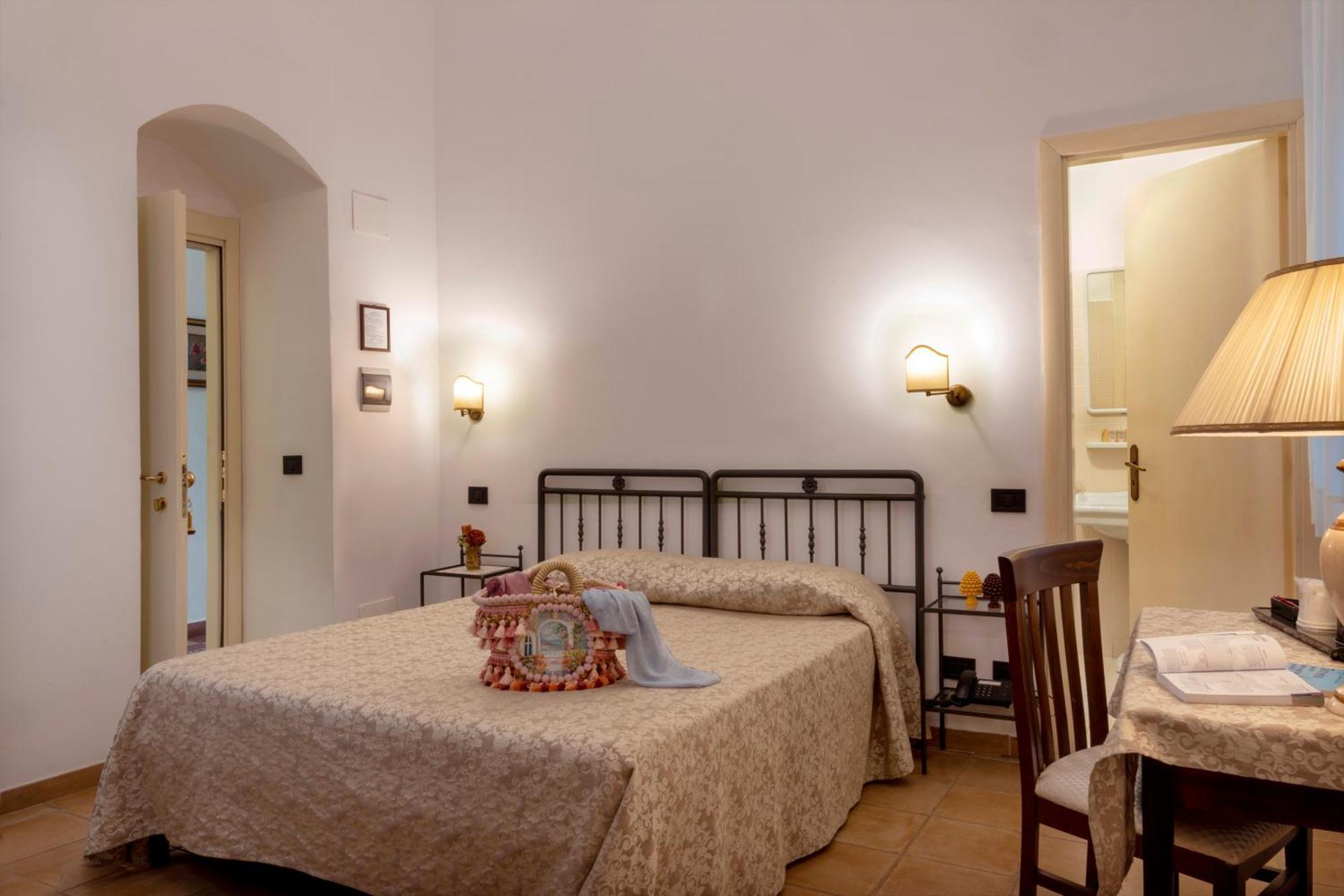 Economy Double Room,1729992345:JPEG