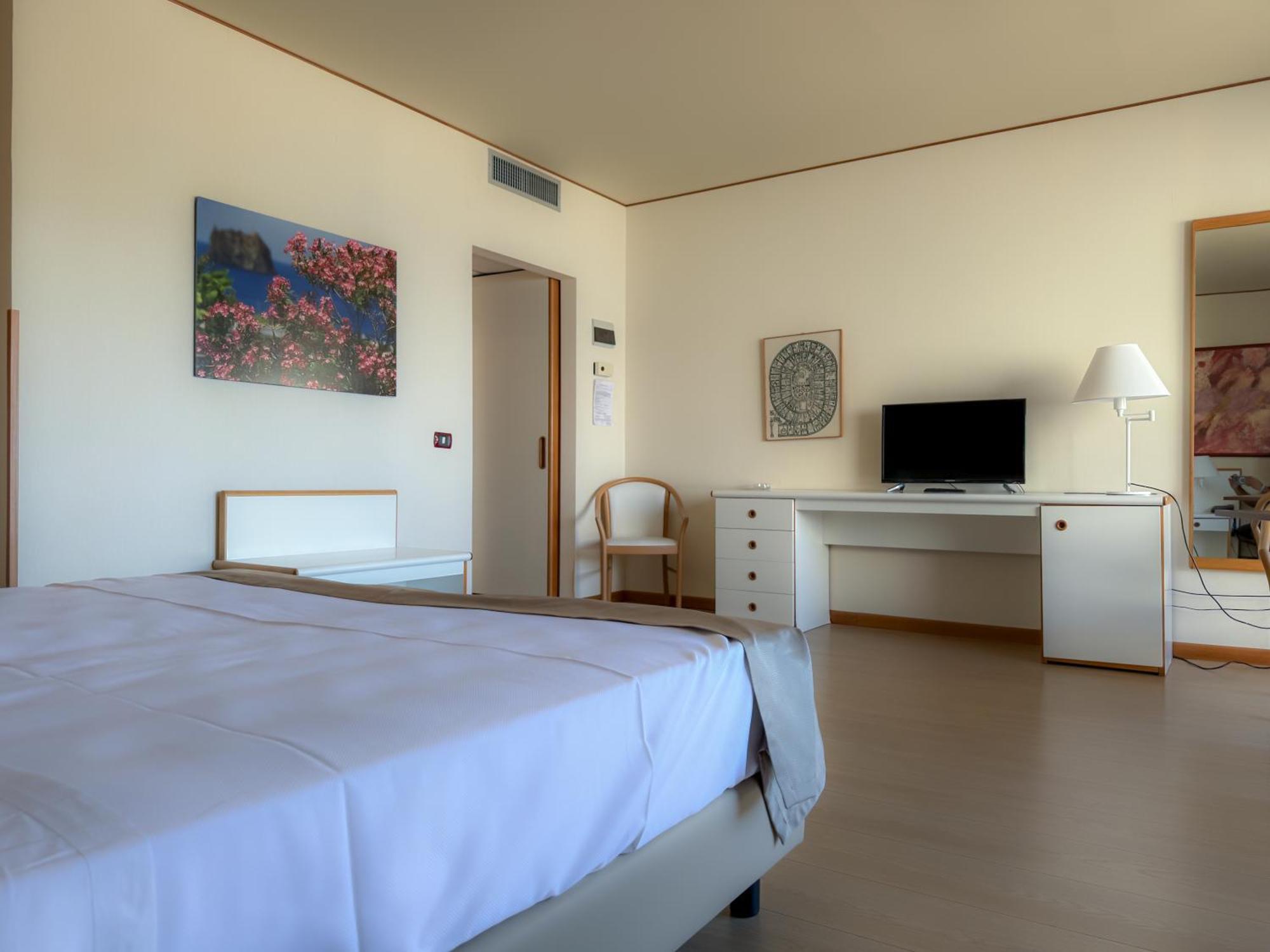 Quadruple Room,1743160022:JPEG