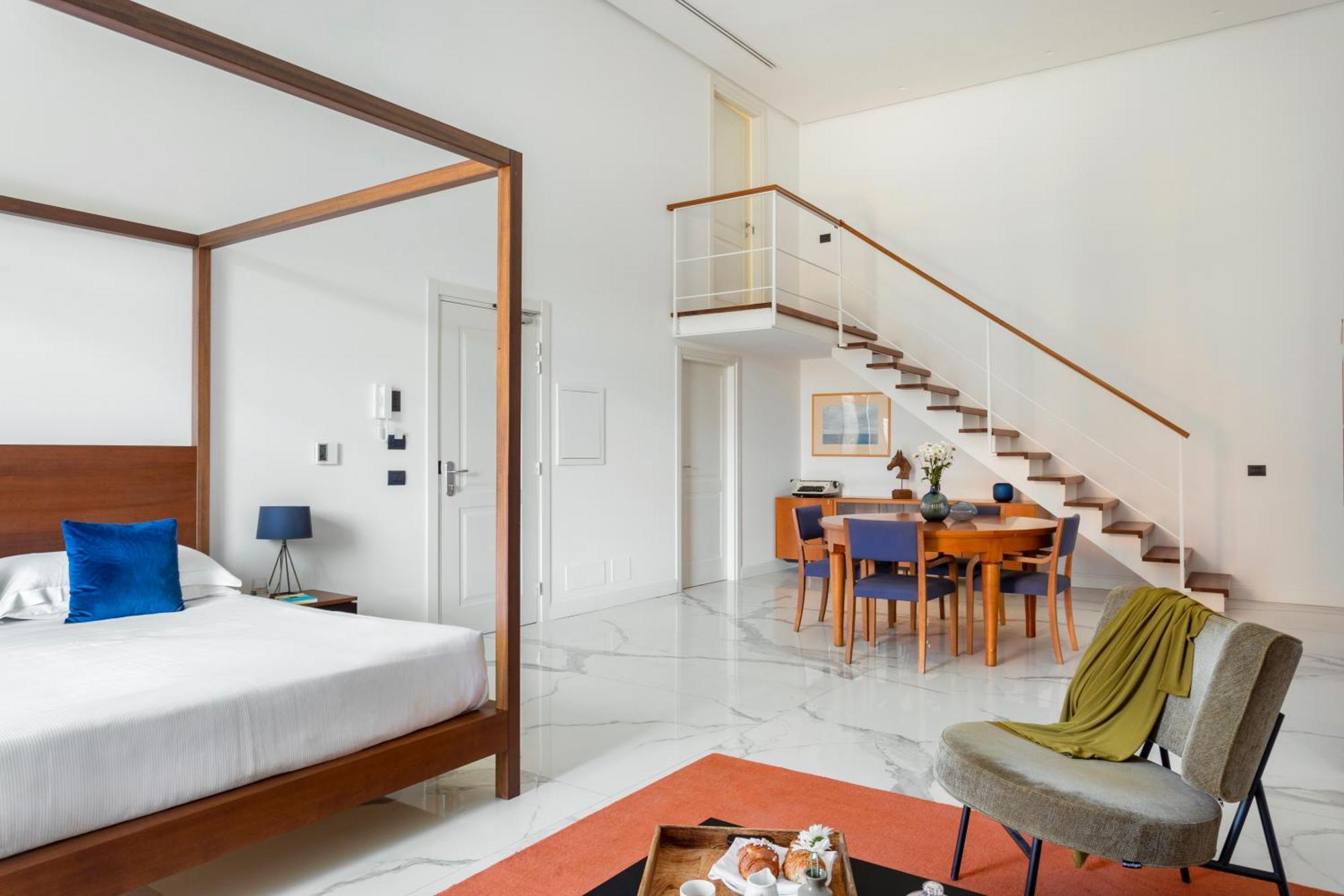 Deluxe Queen Suite