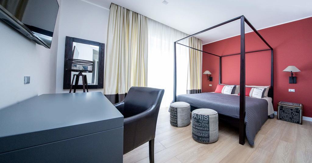 King Room with Balcony