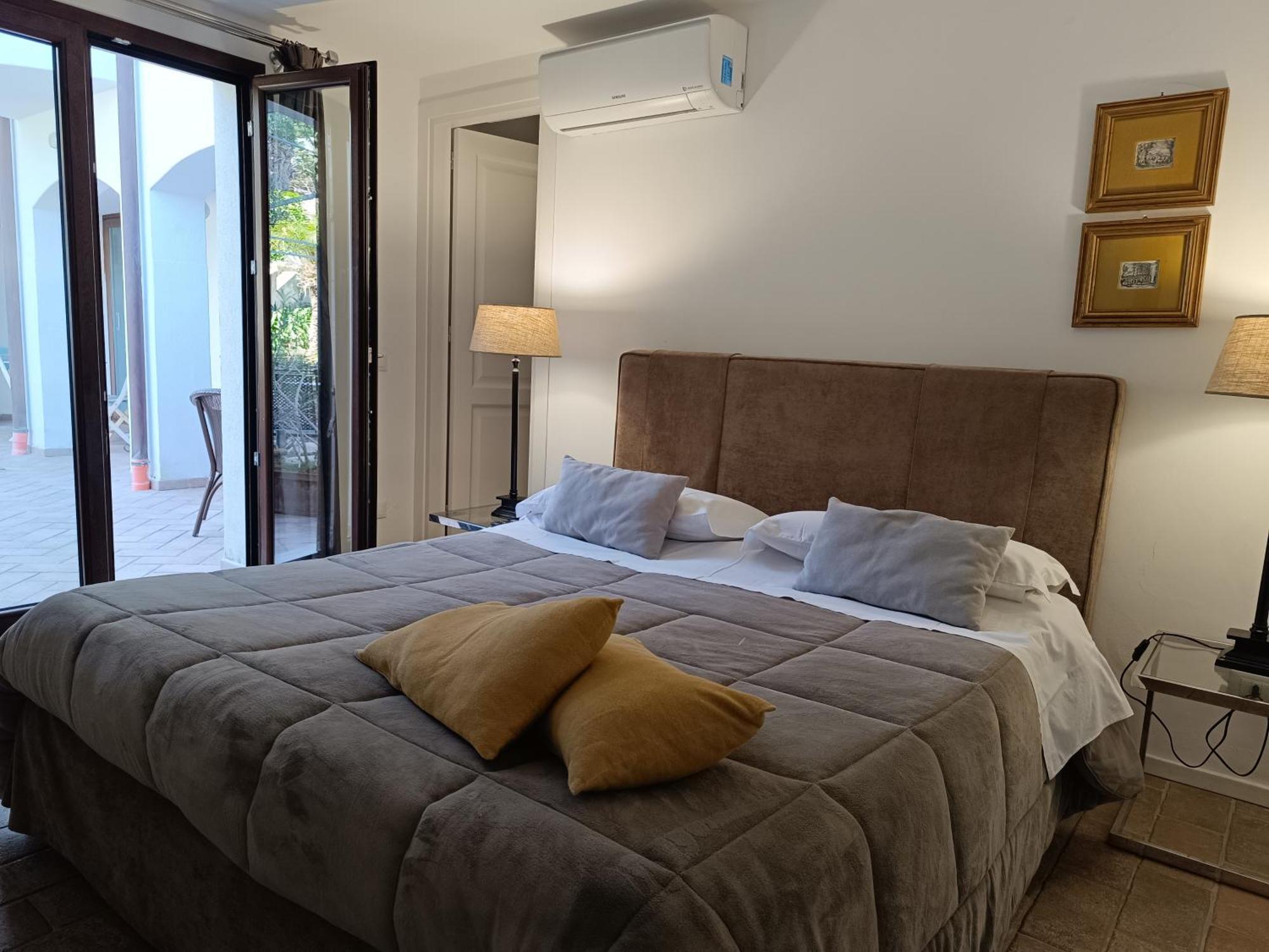 Deluxe One-Bedroom Apartment Garden View