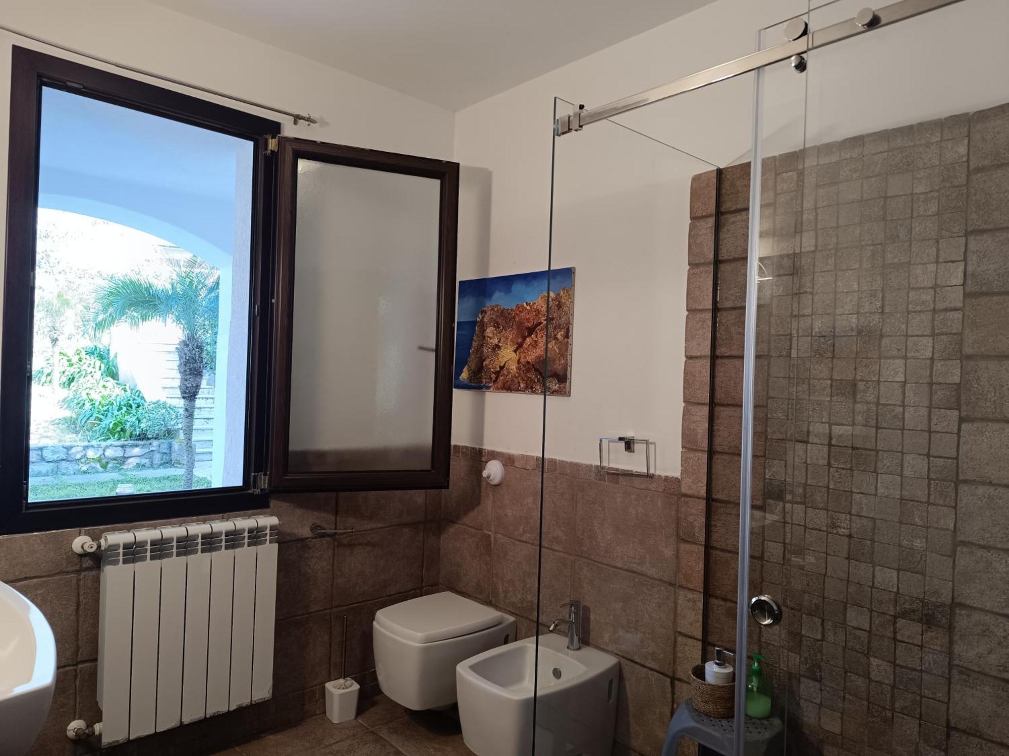 Quadruple Room Bath