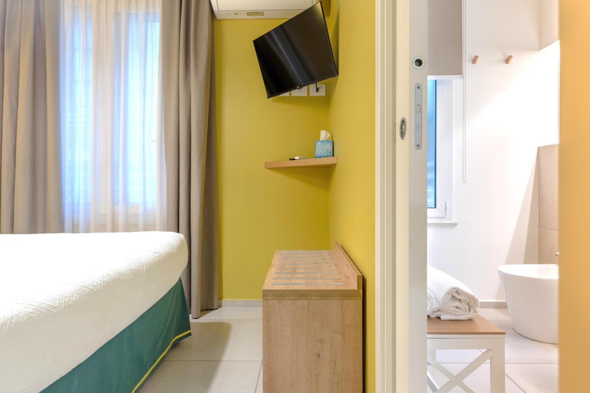 Double Room Private Bathroom