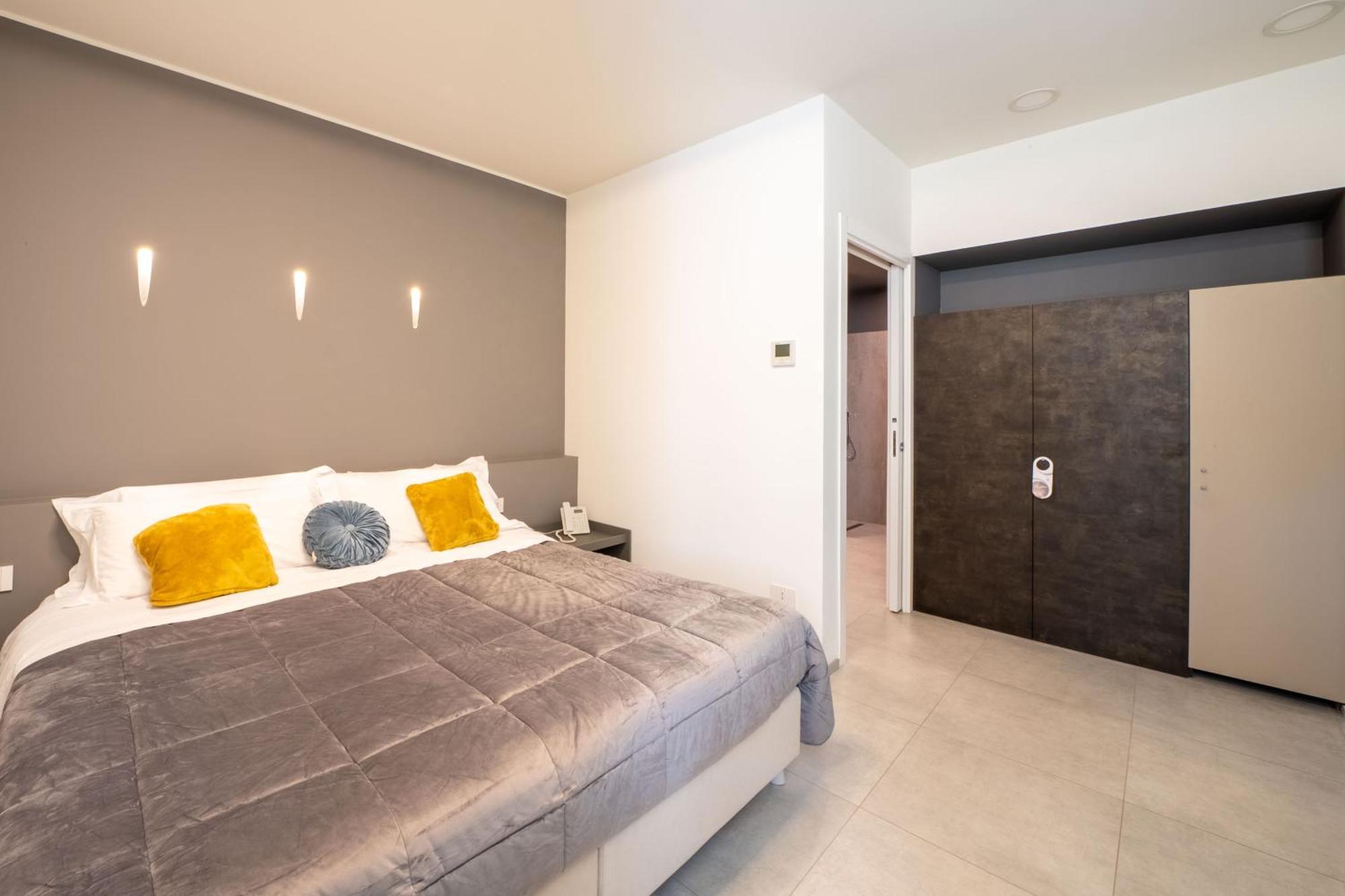 Chambre Double - Accessible aux Personnes à Mobilité Réduite