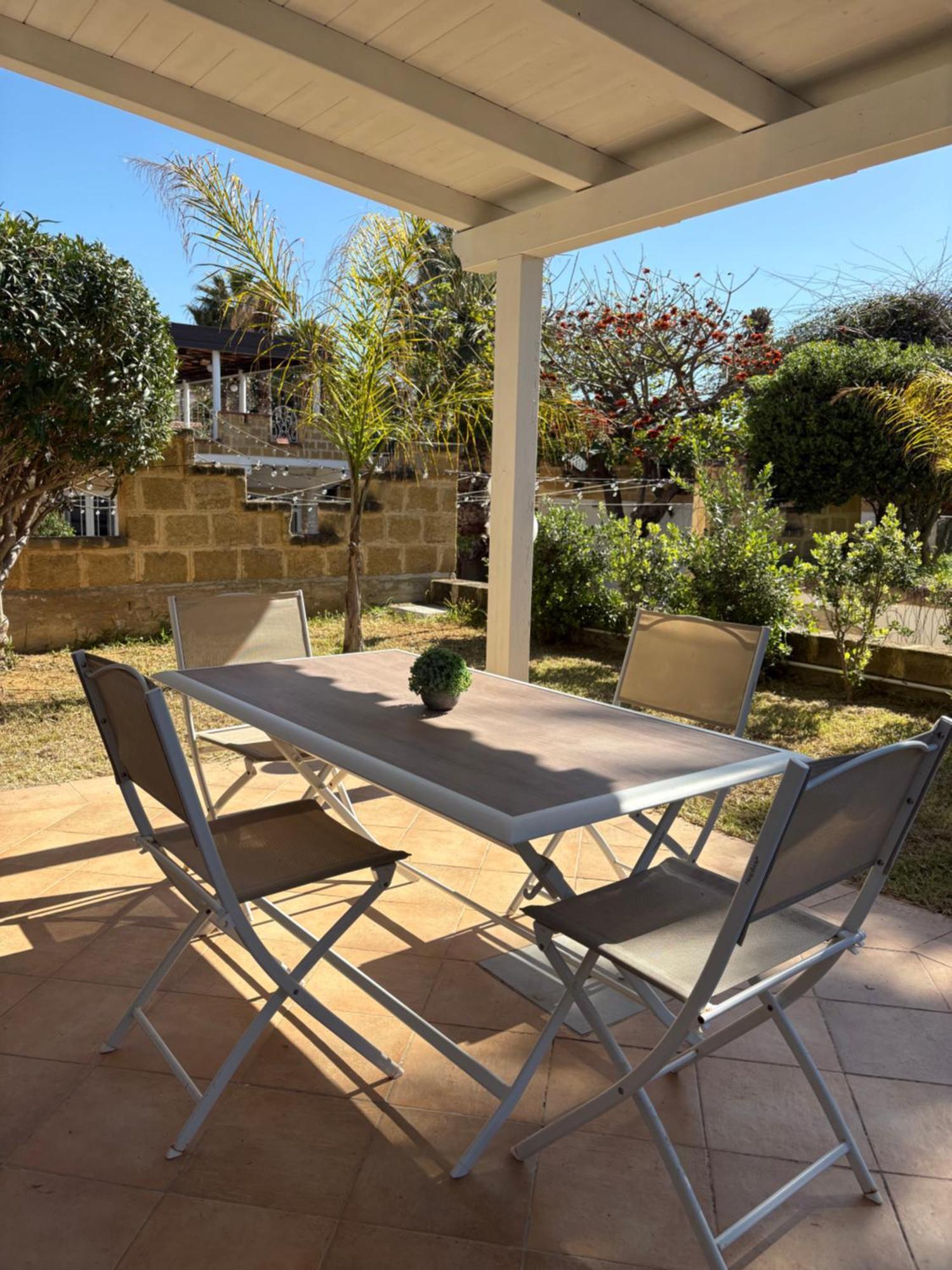Bungalow Garden View