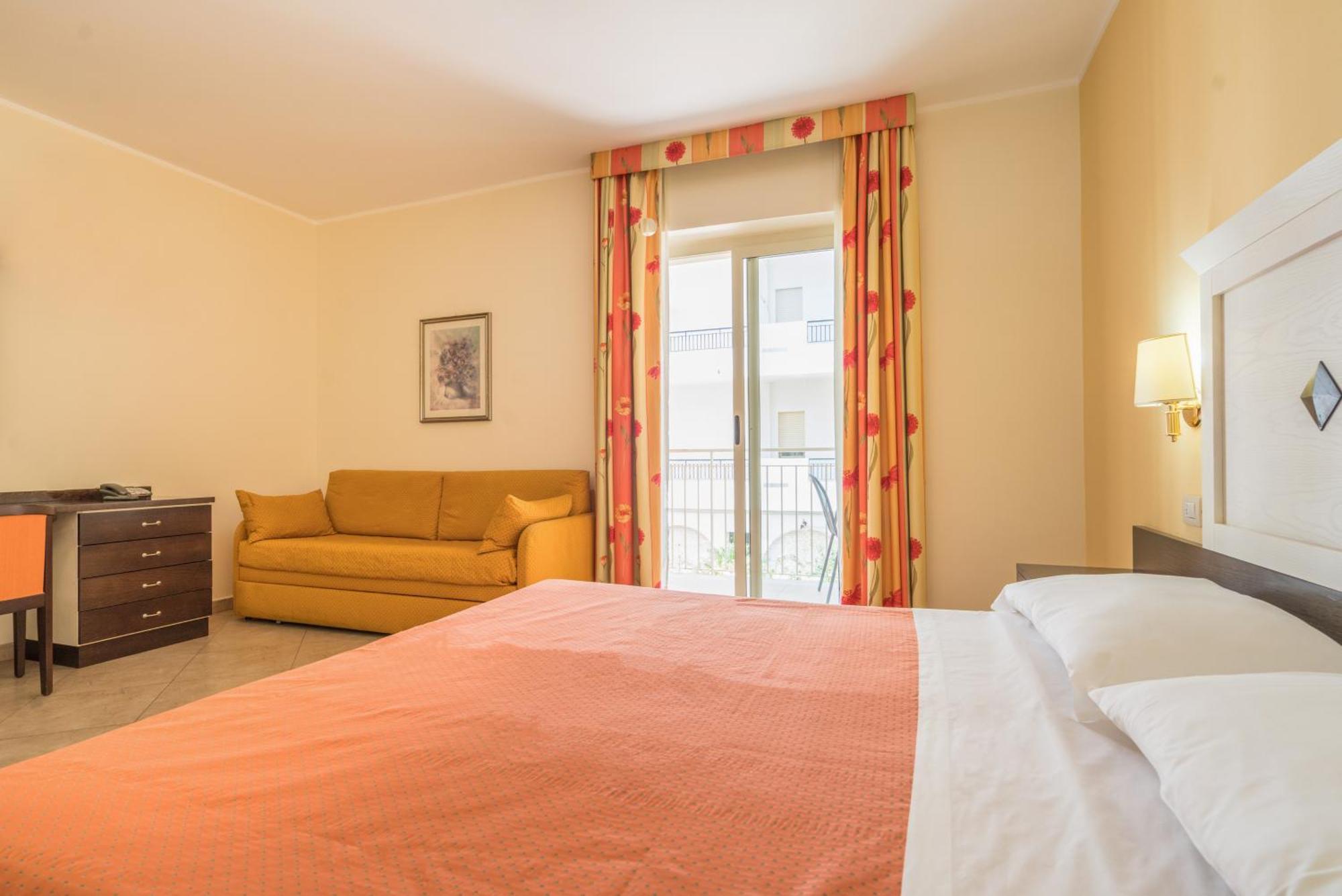 Double or Twin Room Balcony