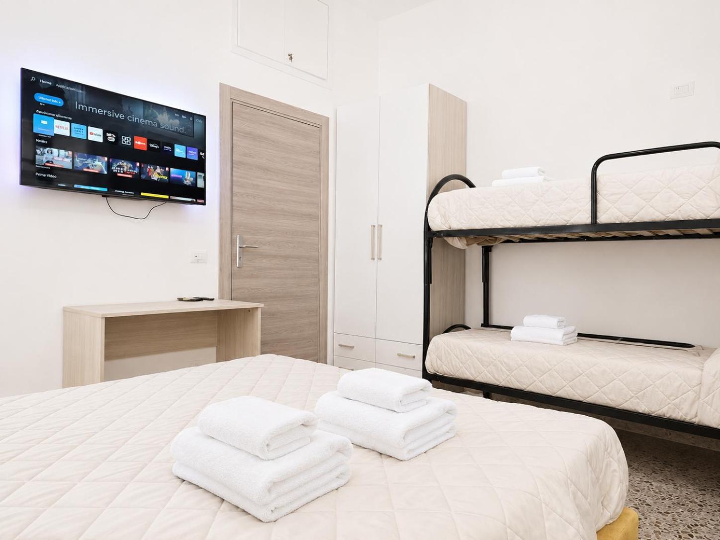 Quadruple Room Private External Bathroom
