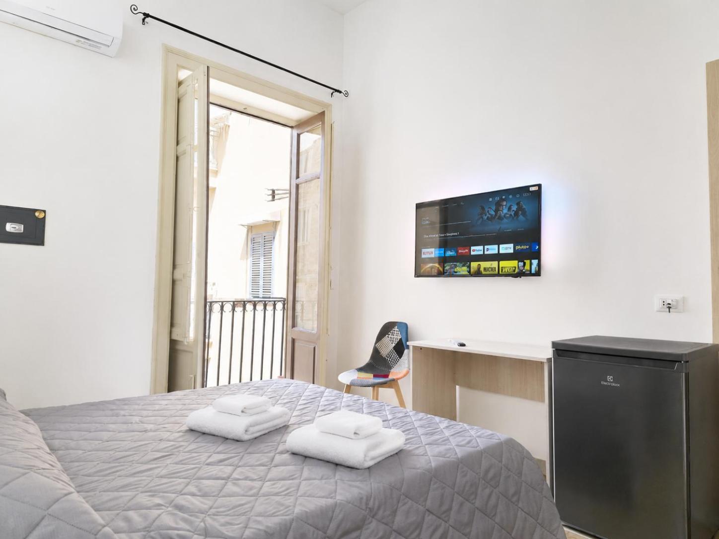 Double Room Private External Bathroom