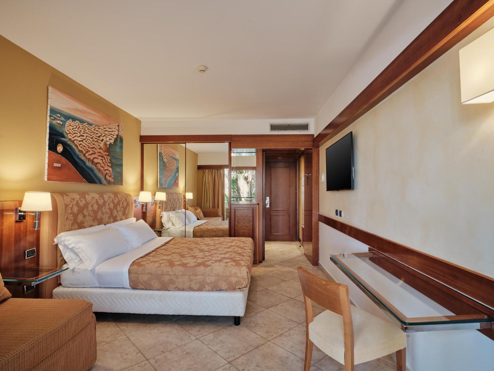 Double Room with Pool View