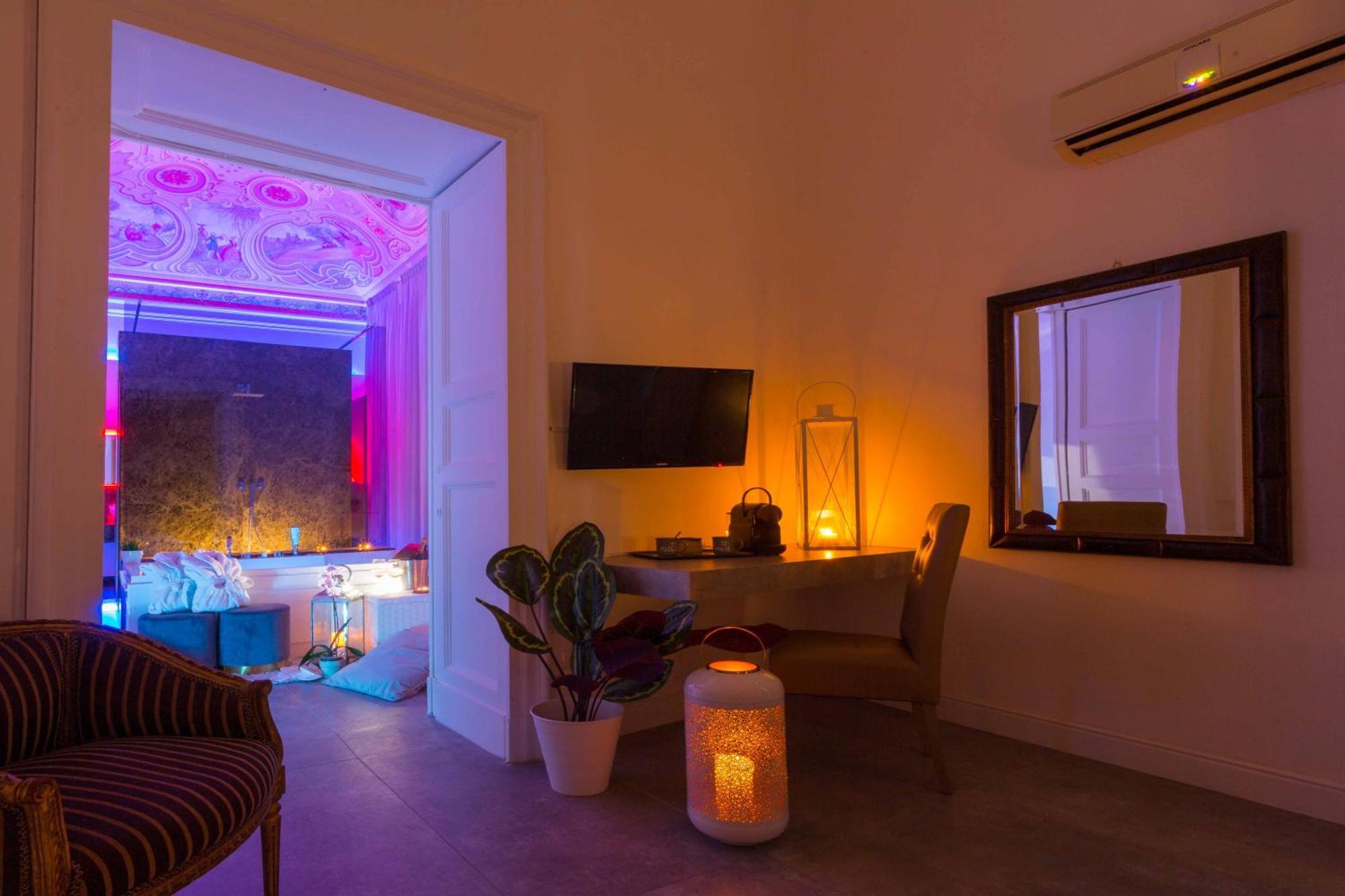 King Suite Spa Bath