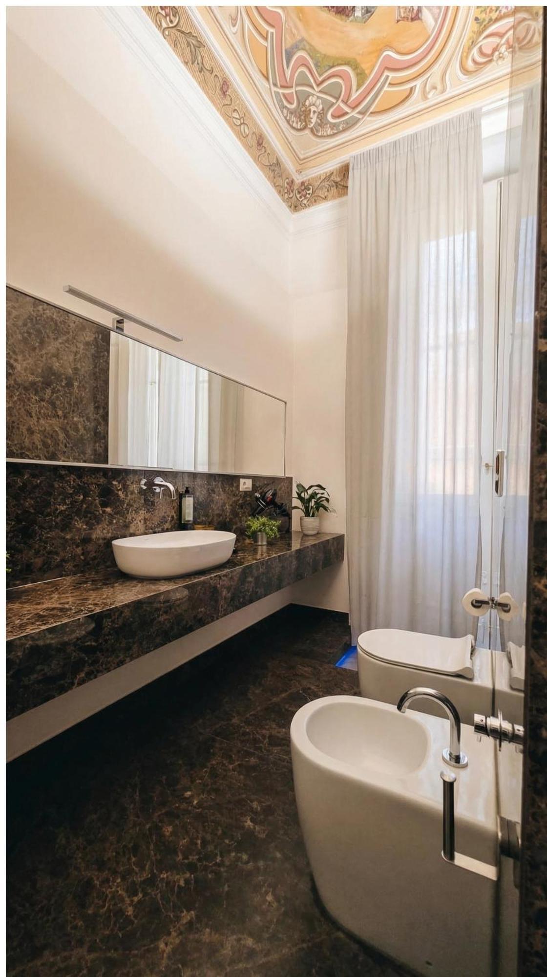 King Suite Spa Bath
