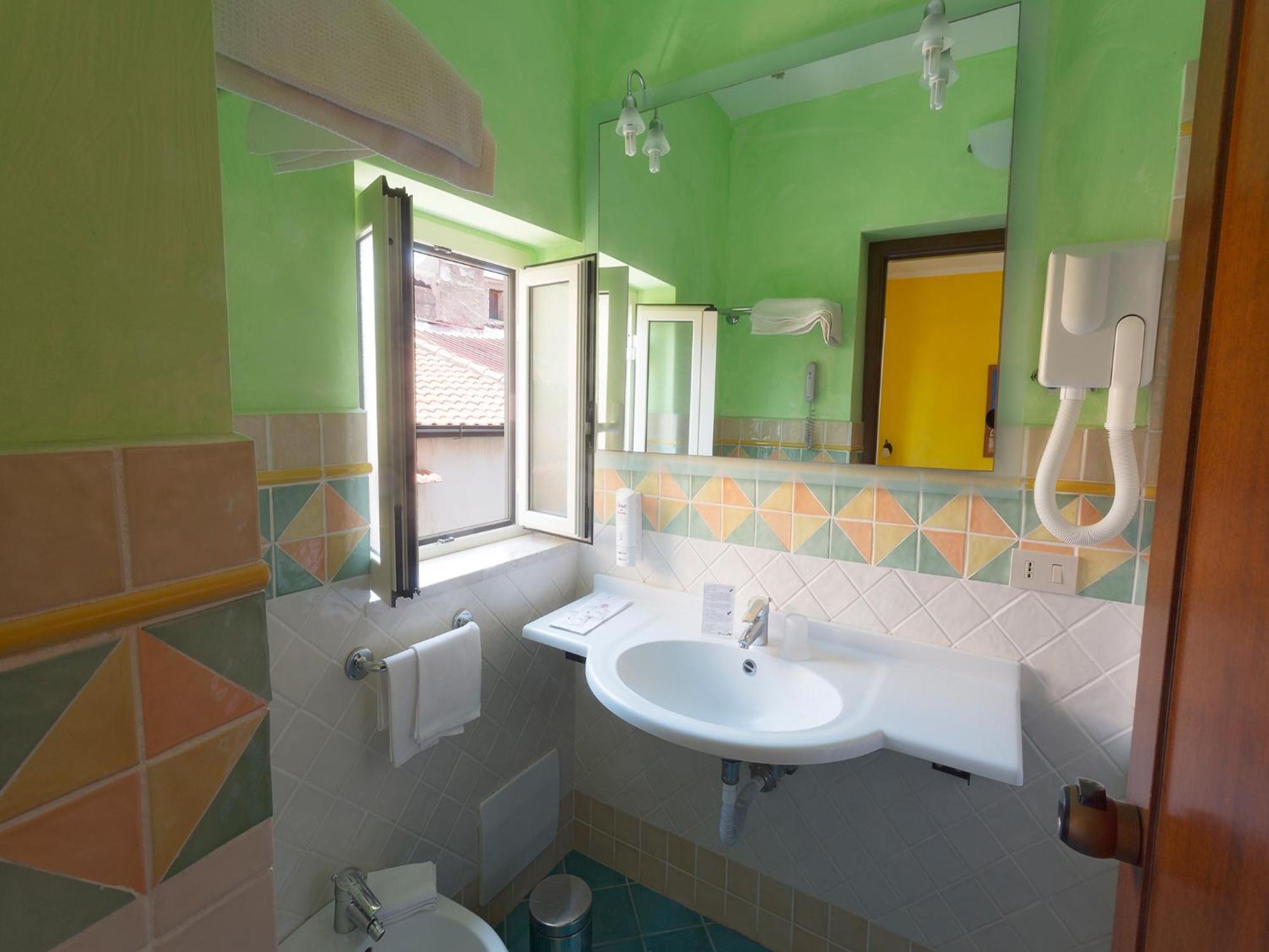 Double Room,833258789:JPEG