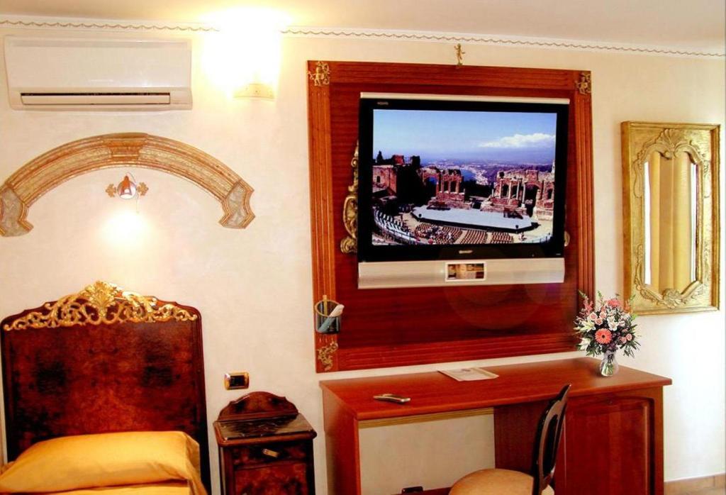 Double Room with Private External Bathroom