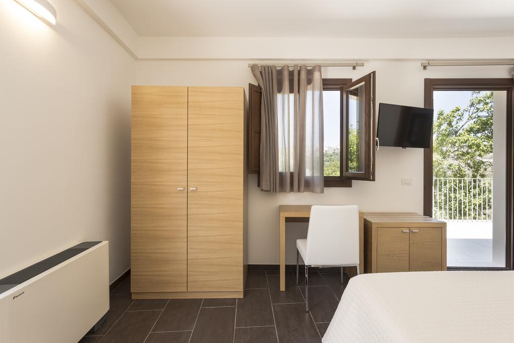 Deluxe Double or Twin Room with Garden View