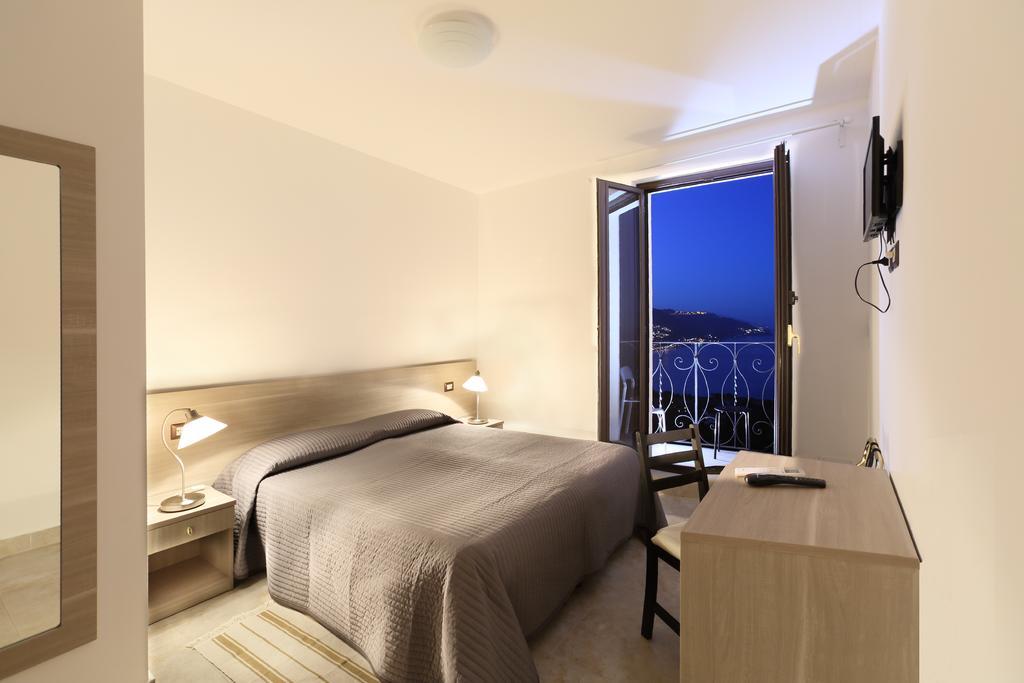 Superior Double or Twin Room Balcony Sea View