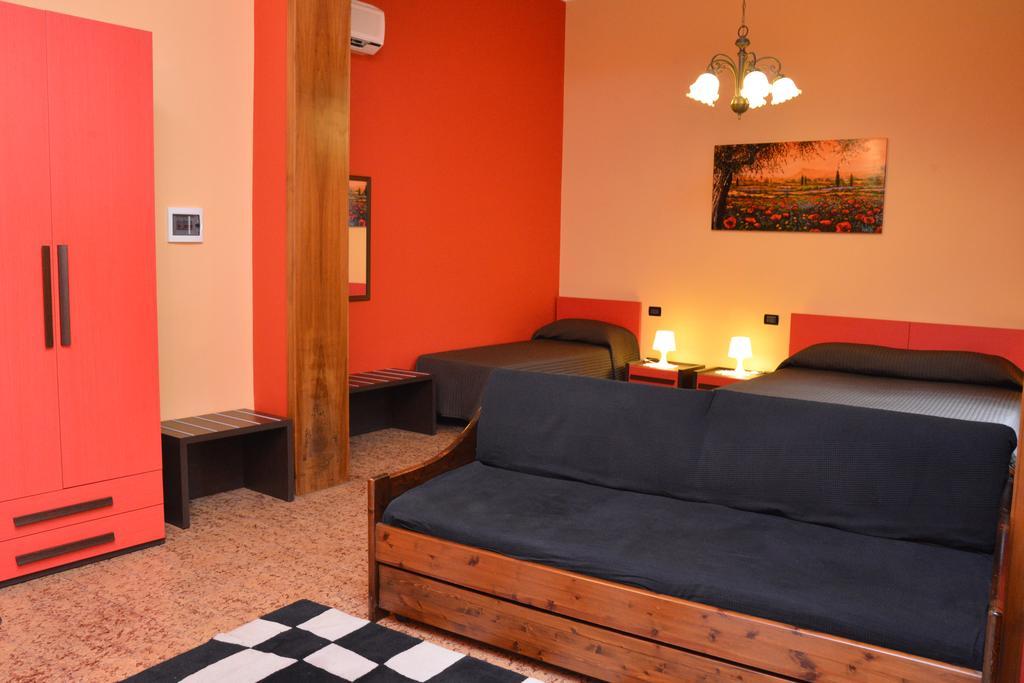 Deluxe Quadruple Room,325701772:JPEG