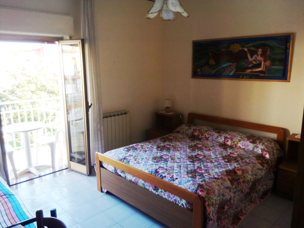 Camera Matrimoniale/Doppia con Letti Singoli con Letto Supplementare