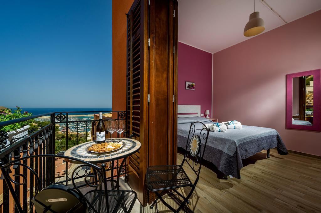 Deluxe Double Room Balcony