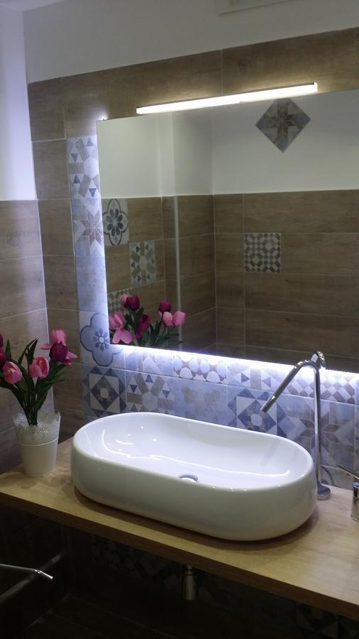 Junior Suite Hydro-massage Shower