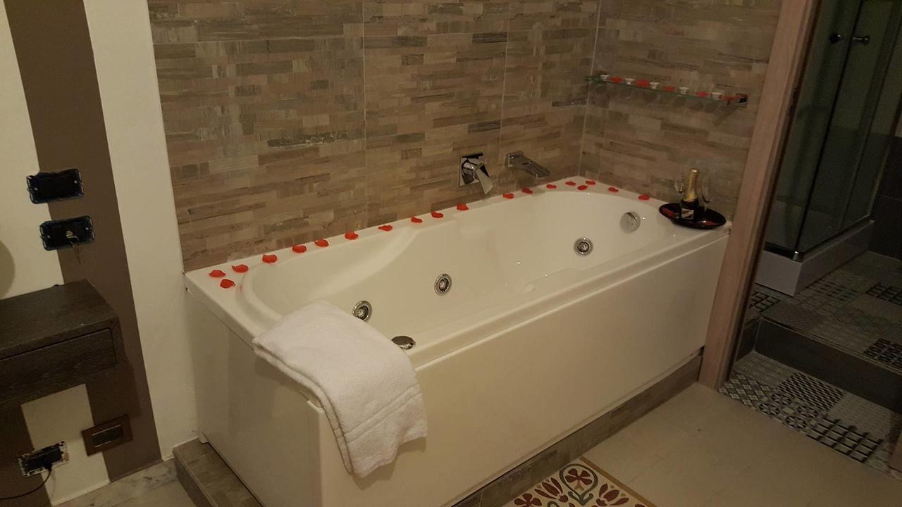 Deluxe Suite Jacuzzi
