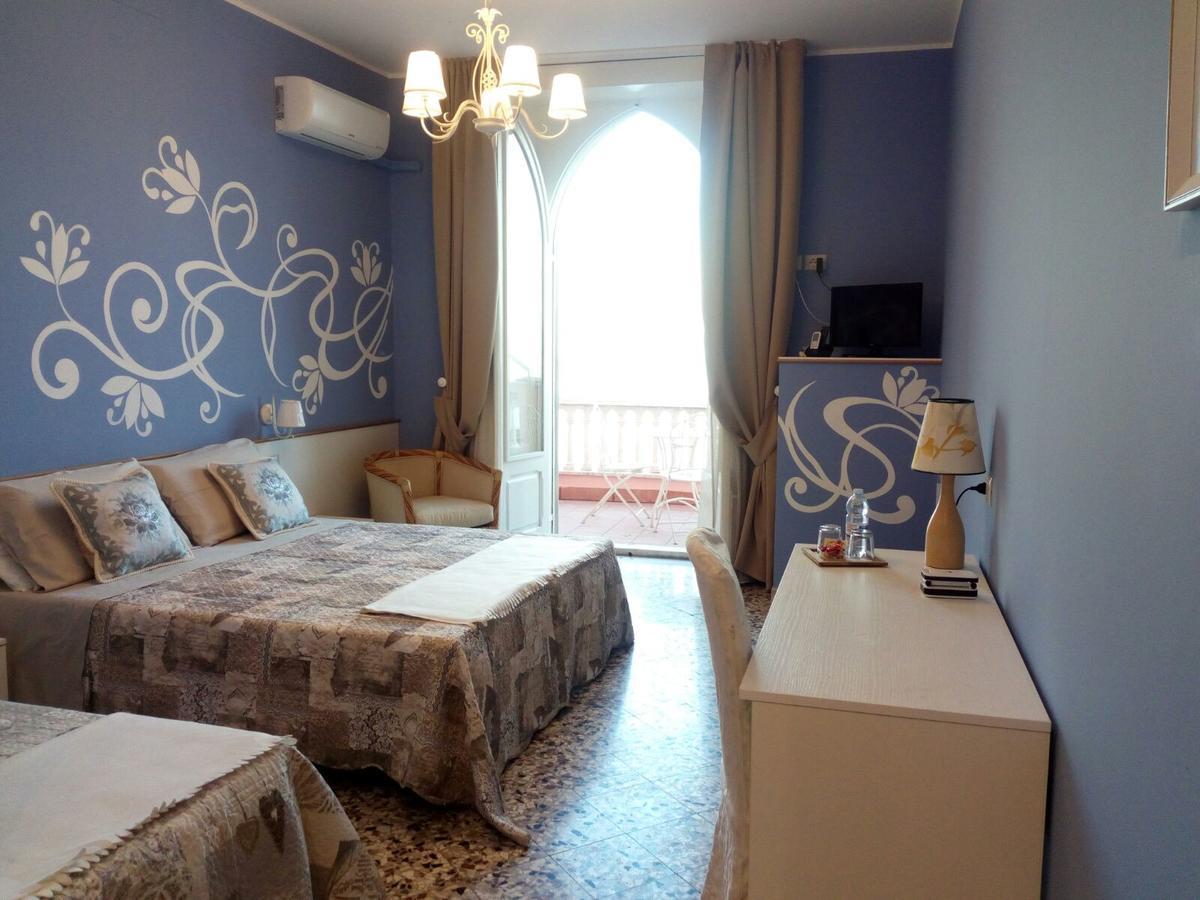 Triple Room Sea View