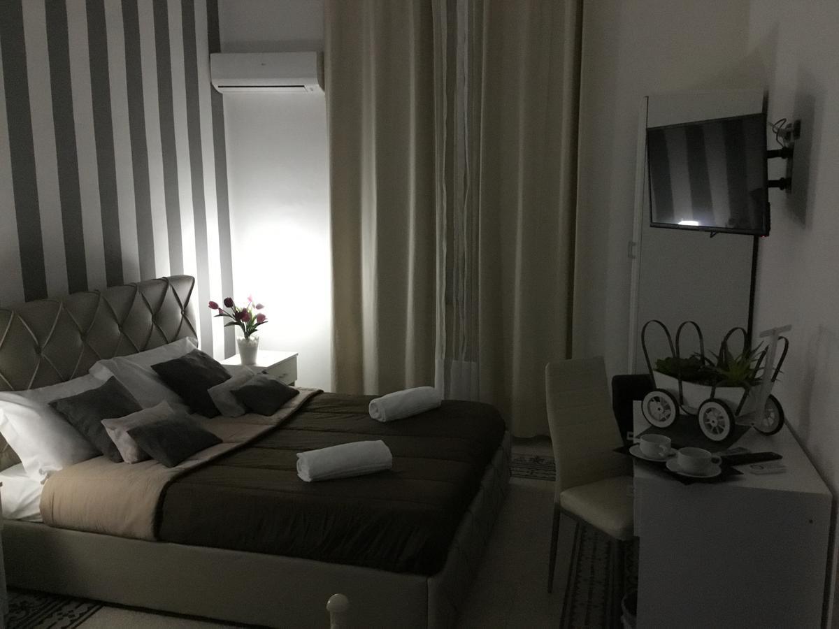 Junior Suite Hydro-massage Shower