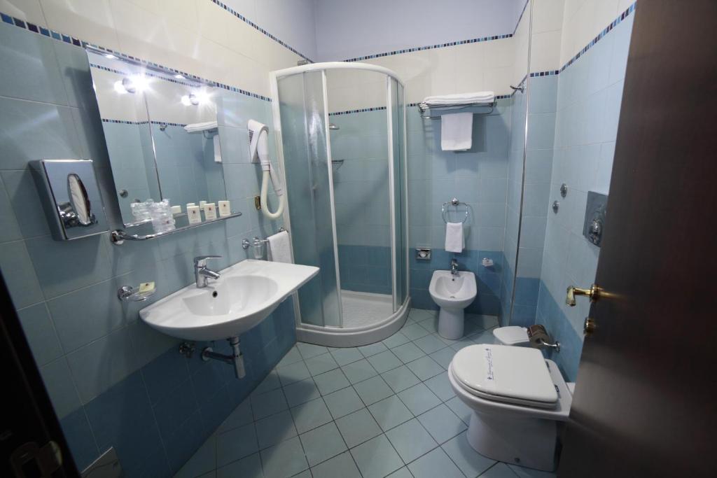 Standard Double or Twin Room,66003940:JPEG