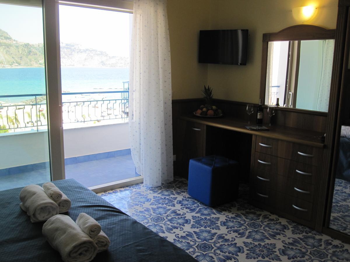 Superior Triple Room with Sea View,662811243:JPEG