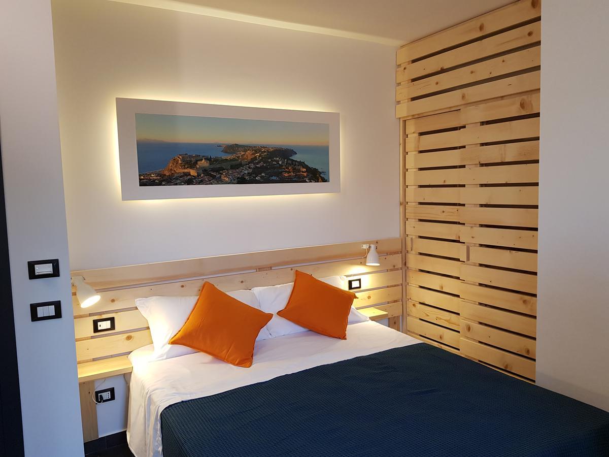 Double Room,746408633:JPEG