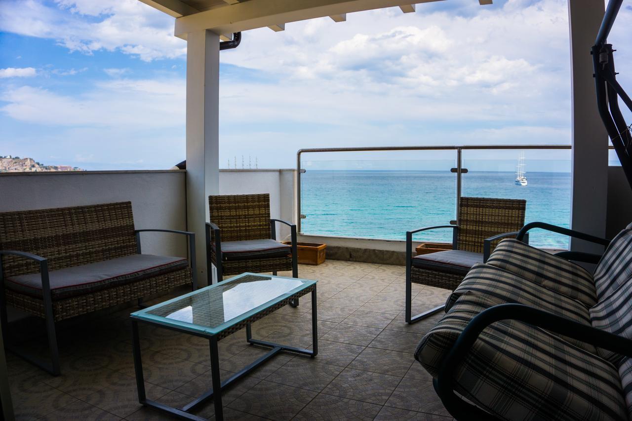 Suite with Hot Tub