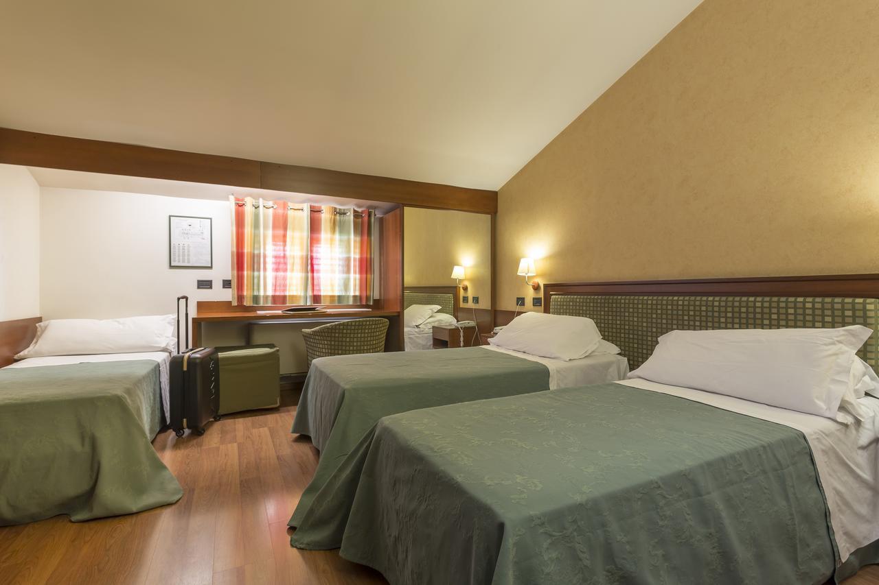 Triple Room,669220509:JPEG