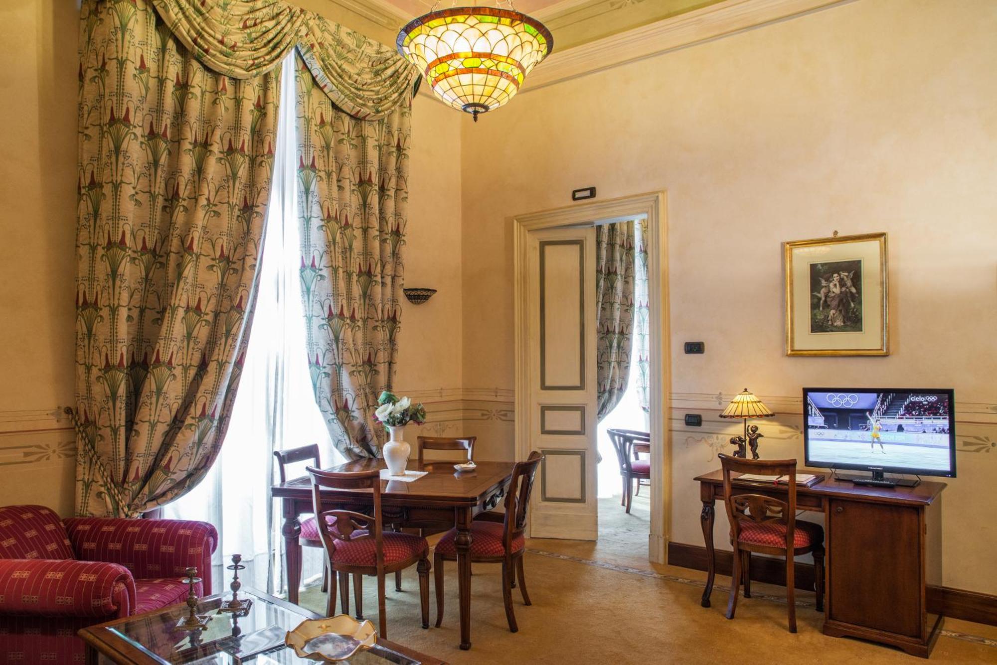 Deluxe Suite