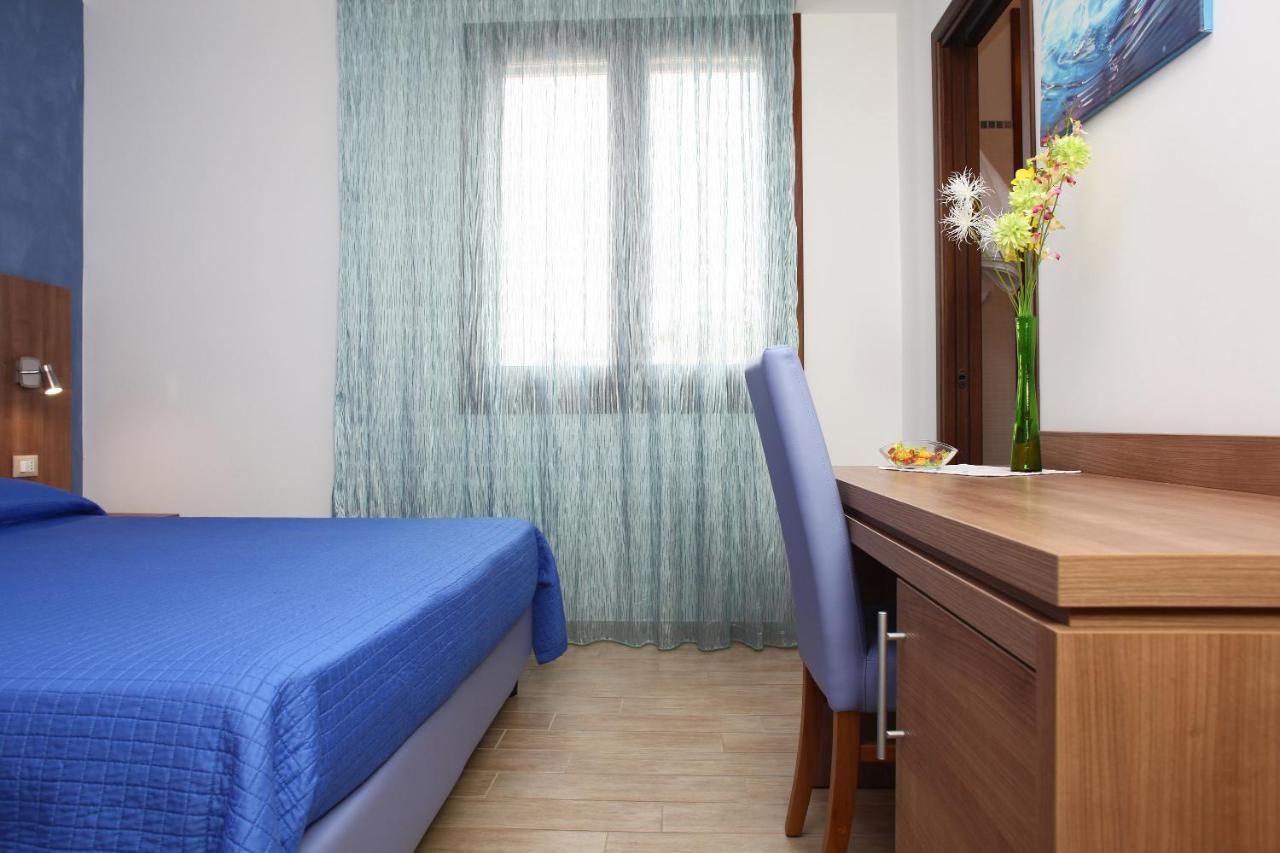 Standard Double Room,747073814:JPEG