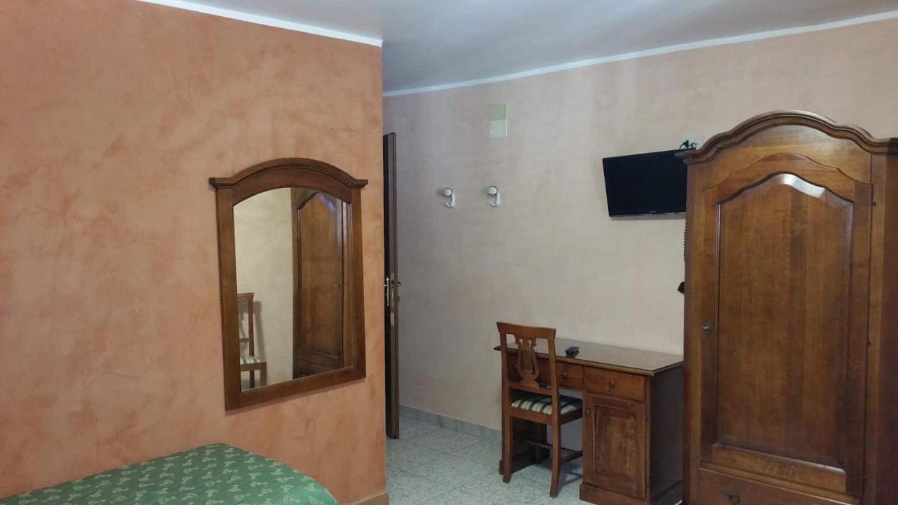 Double or Twin Room Private Bathroom