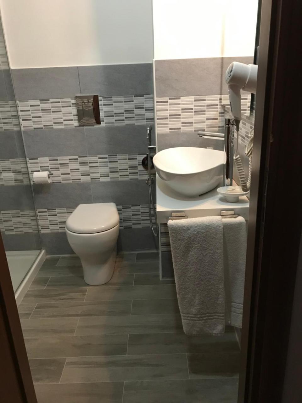 Double or Twin Room,766947049:JPEG